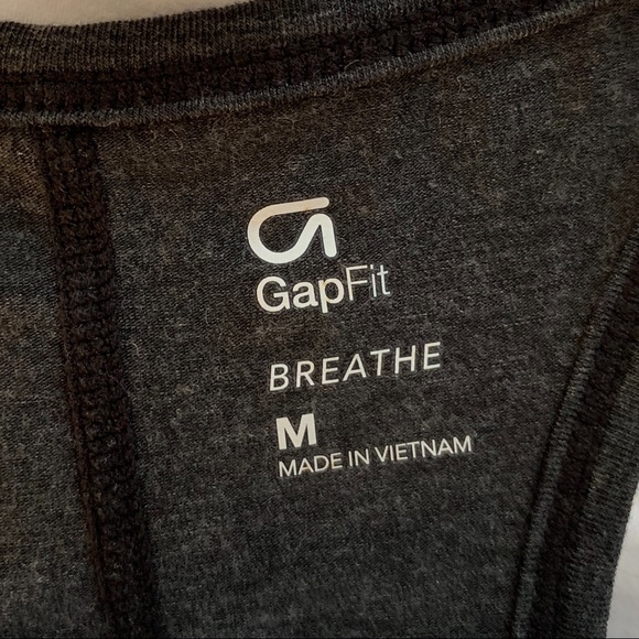 GapFit Breathe Workout Tank Top - Picture 3 of 3